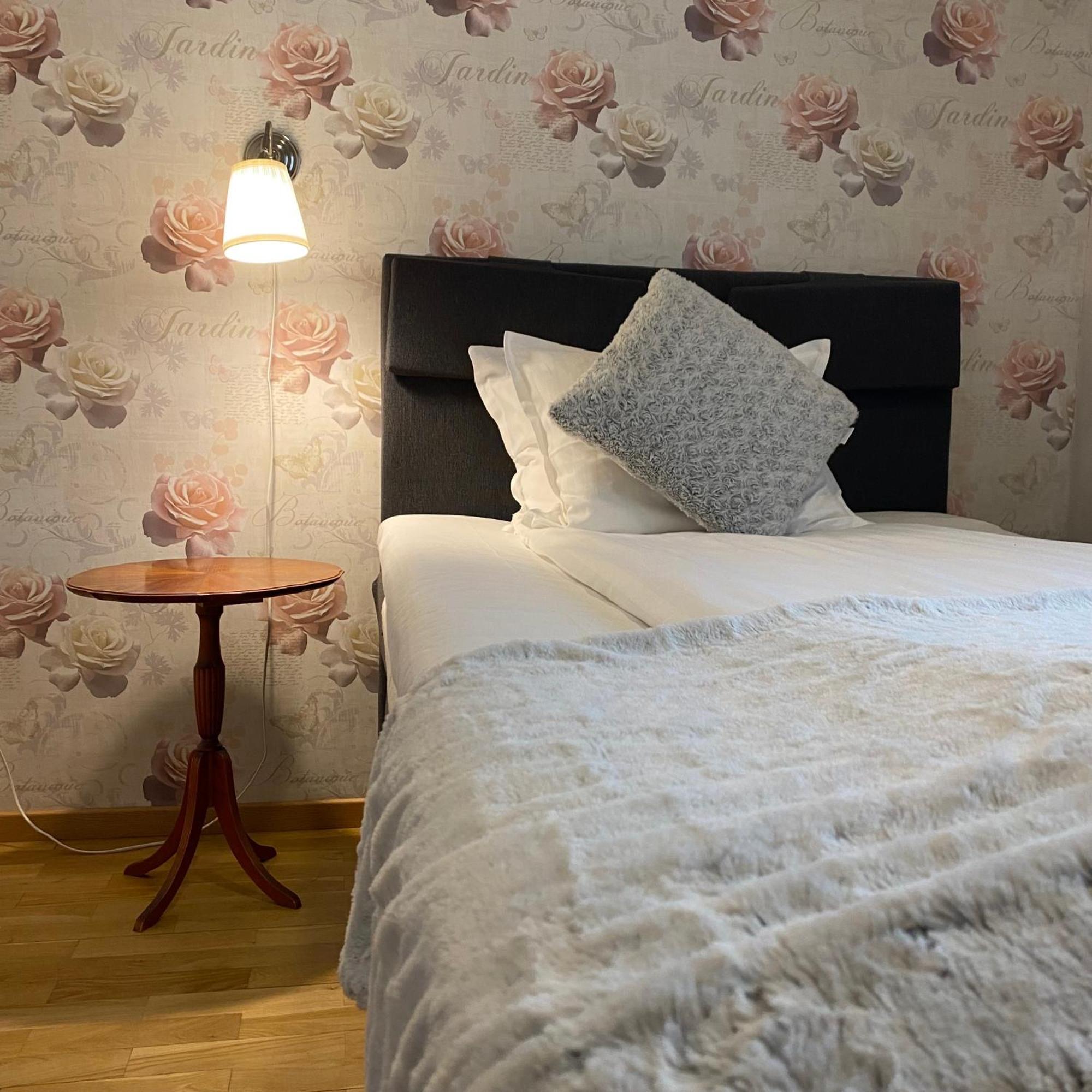 Smalandsstenar Hotell Buitenkant foto